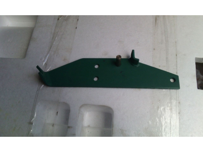 Кронштейн ТНВД WD615, WP10 (под 2 отв.) HOWO (ХОВО) VG9100570015 фото 1 Комсомольск-на-Амуре